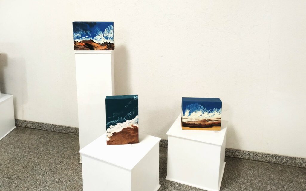Holzbilder in Ausstellung